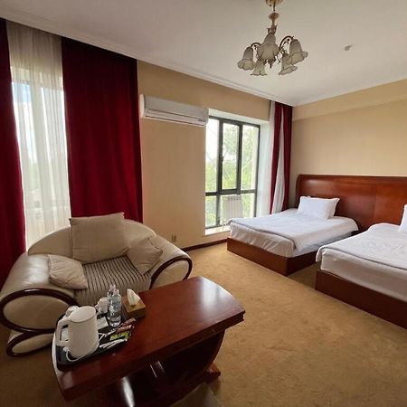Hotel Luxurious Taraz Zewnętrze zdjęcie
