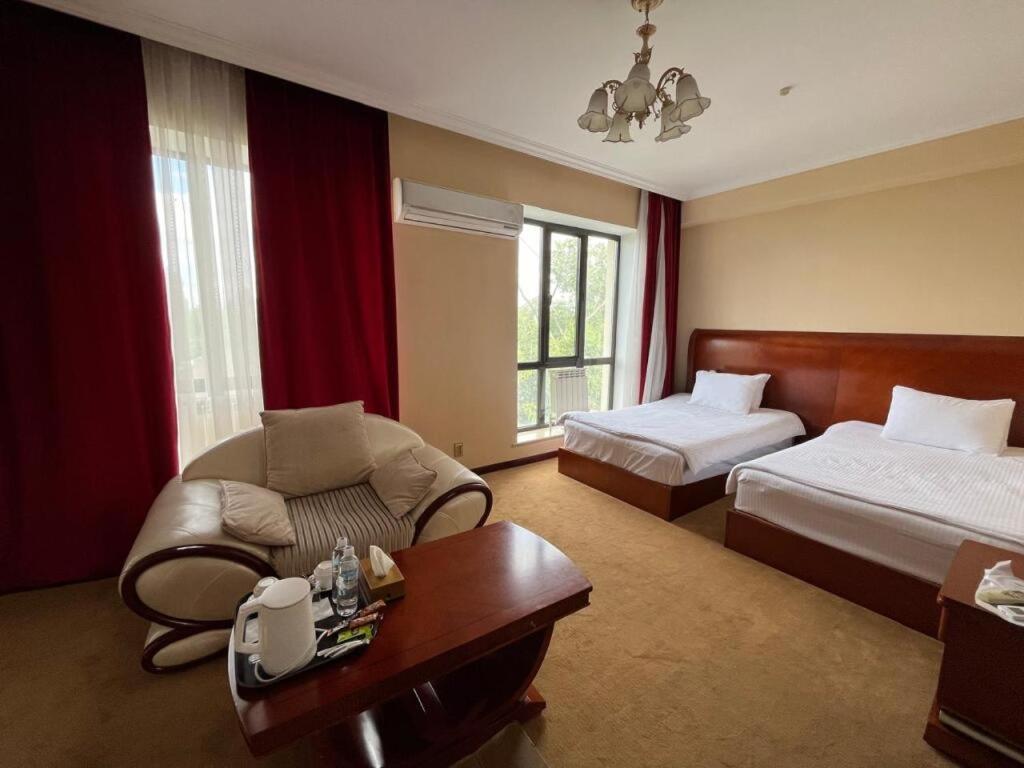 Hotel Luxurious Taraz Zewnętrze zdjęcie