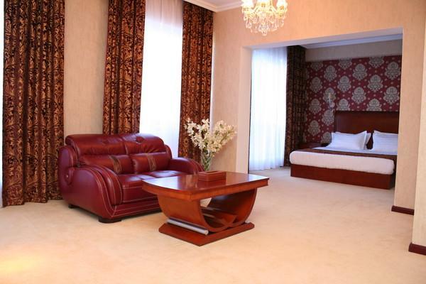 Hotel Luxurious Taraz Zewnętrze zdjęcie