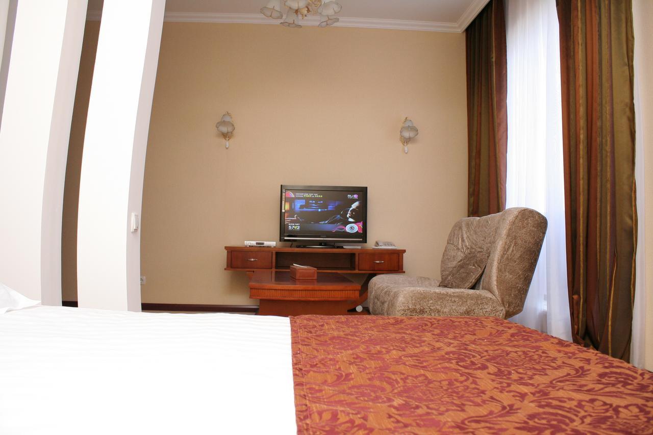 Hotel Luxurious Taraz Zewnętrze zdjęcie